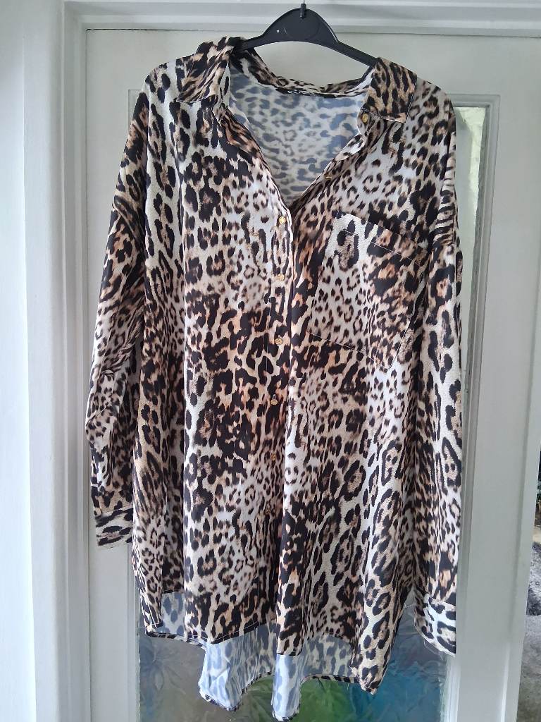Lovely leapard print blouse