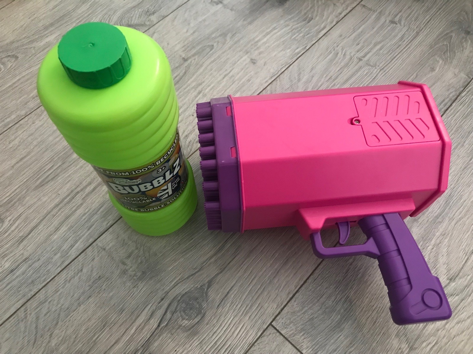 Light up bubble machine