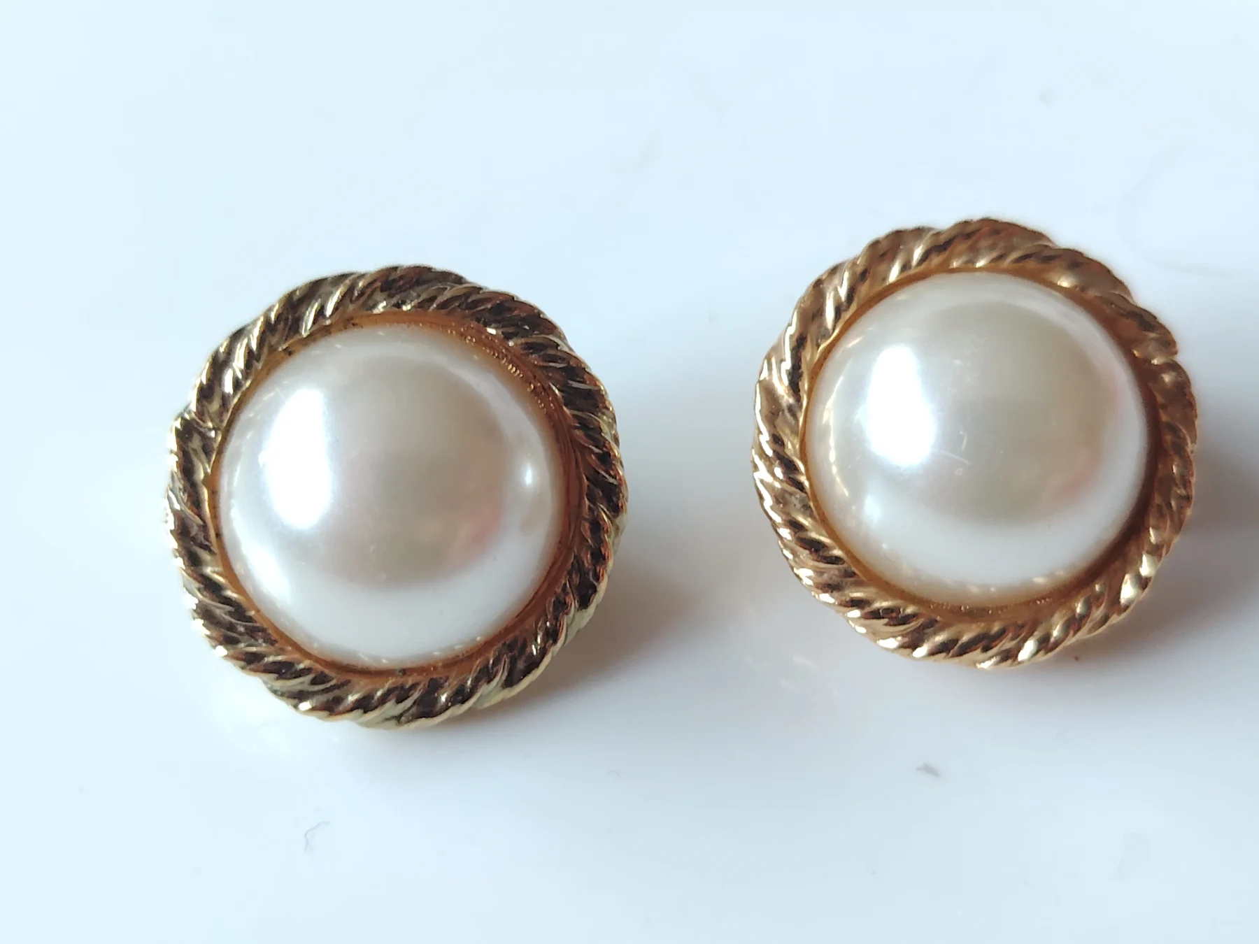 Retro vintage gold tone faux pearl clip on earrings