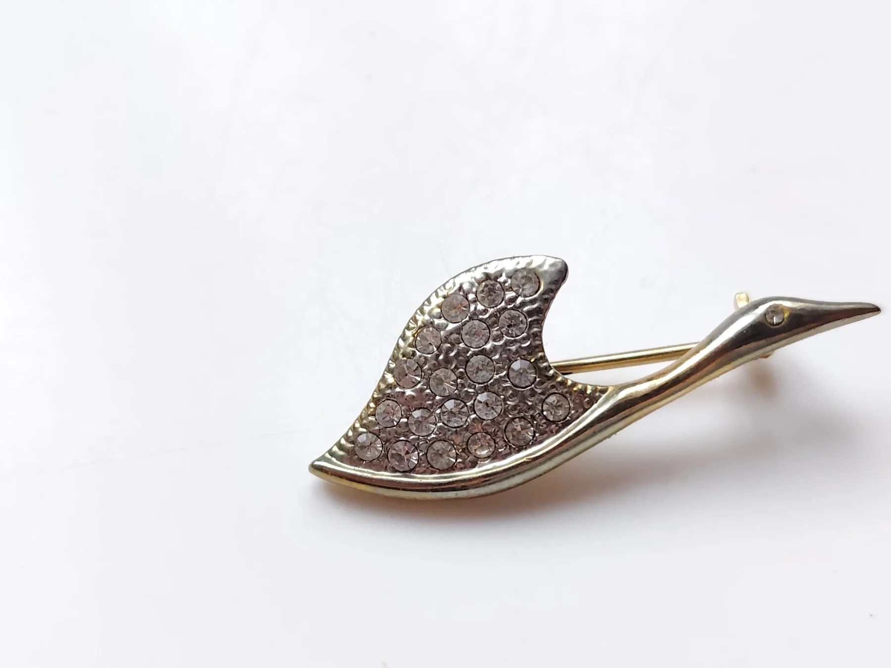 Retro vintage gold tone Rhinestone goose in flight style brooch