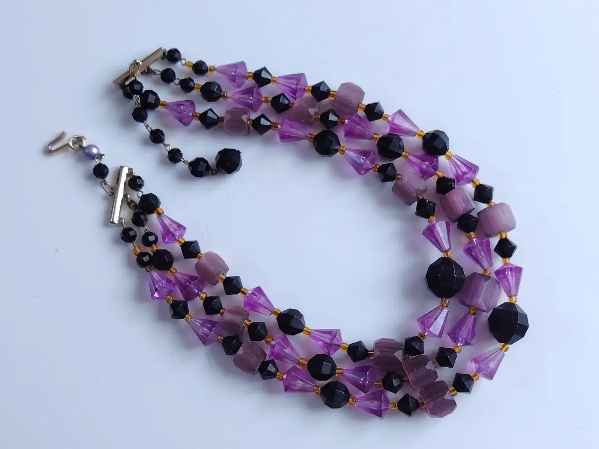 1940s retro vintage plastic bead multi strand necklace purple black