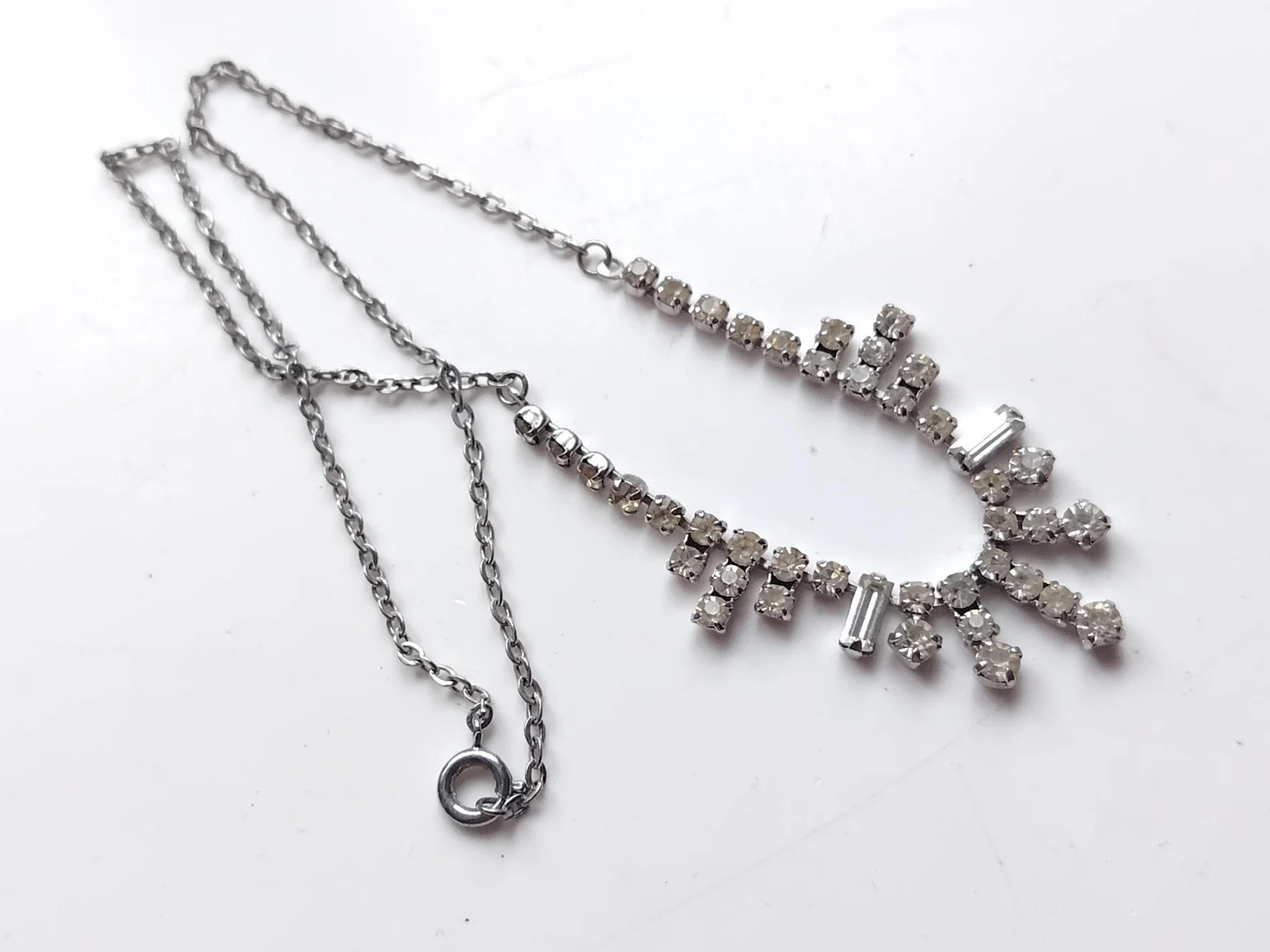 1940s Retro vintage silver tone Rhinestone delicate bib style necklace