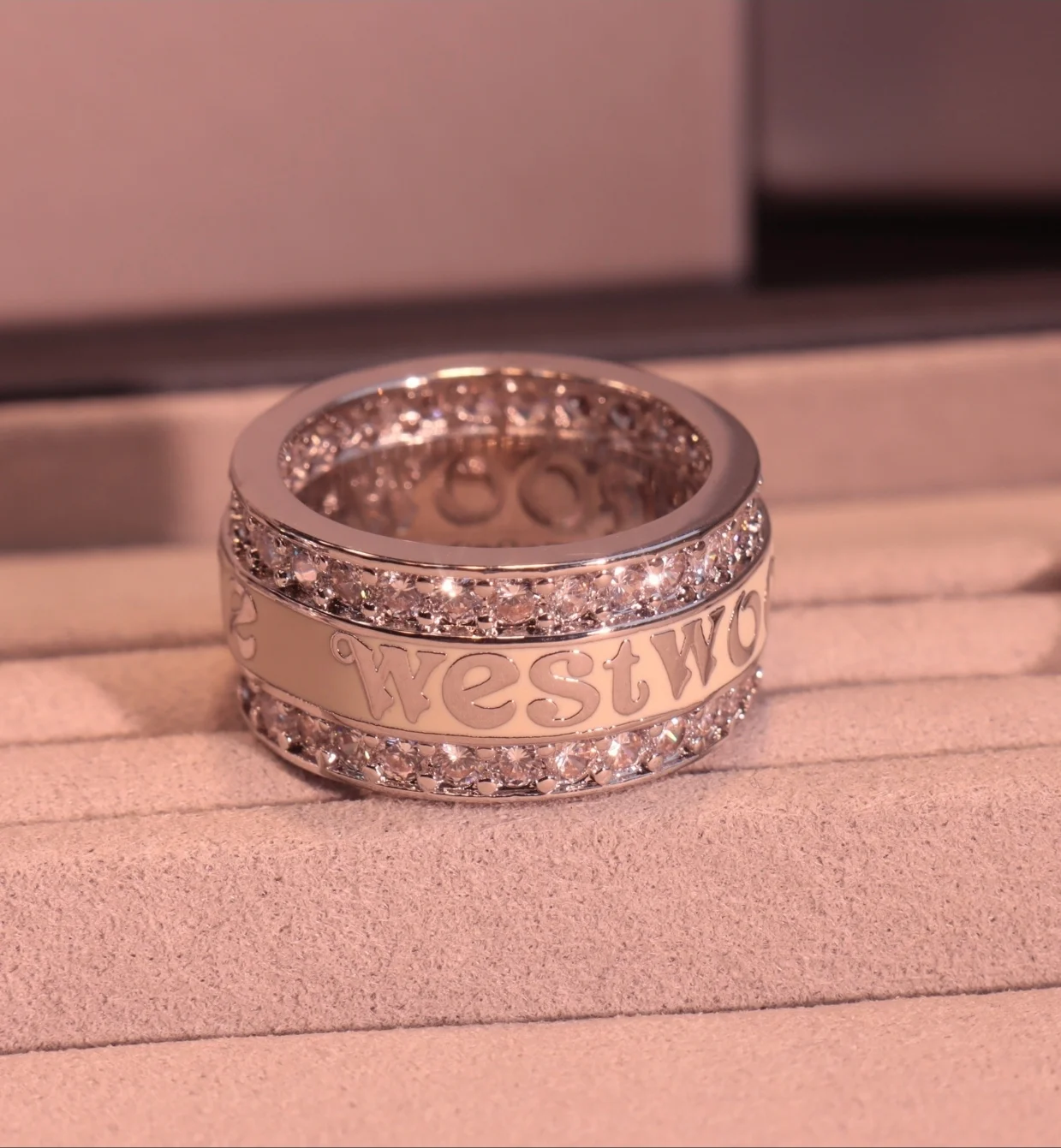Vivienne Westwood Orb Ring: Y2K Gothic Cyber Statement Band, Size 7 skin clr