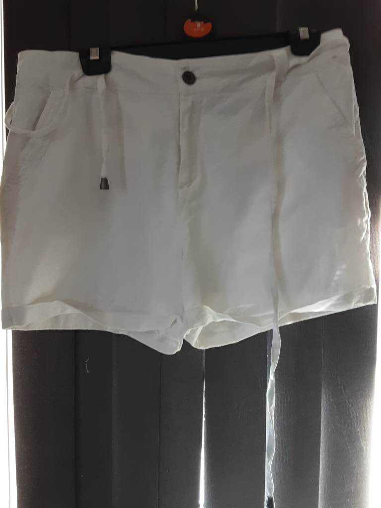 Linen shorts