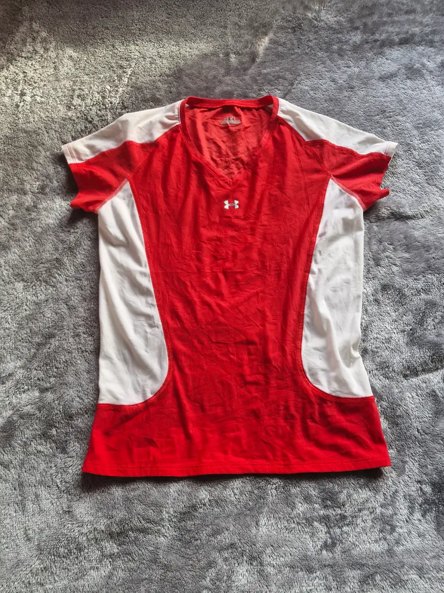 Girls top size uk large a1 condition under armour