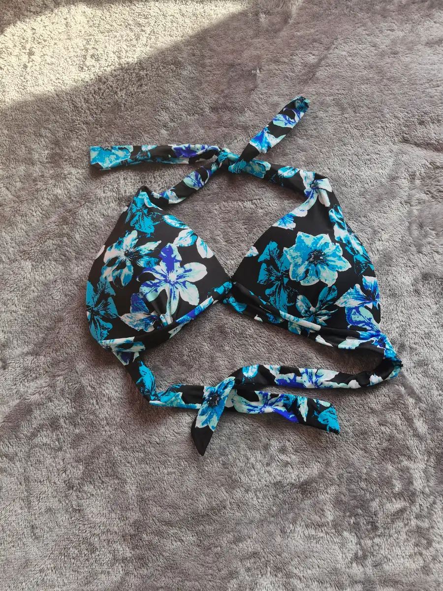 Ladies bikini top size uk 18 excellent condition b.you