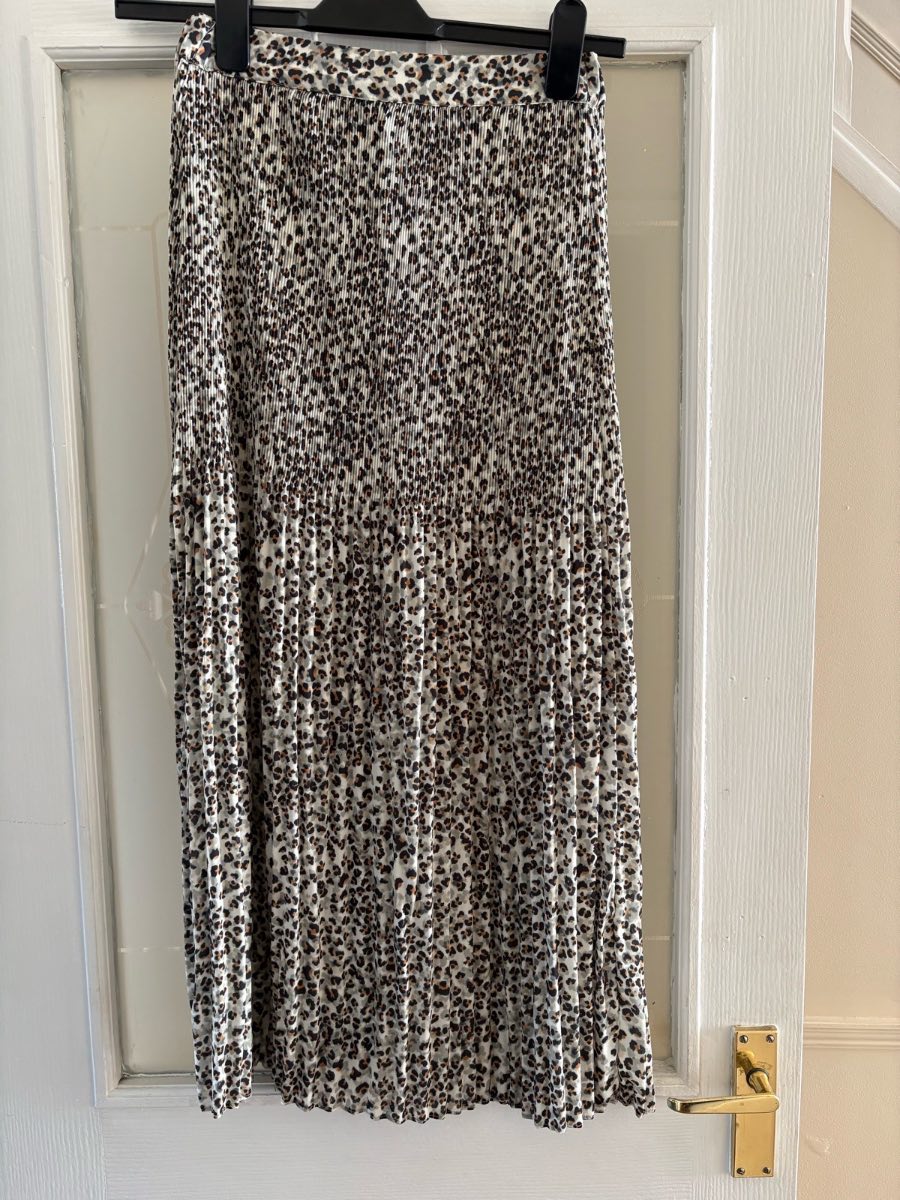 leopard print skirt