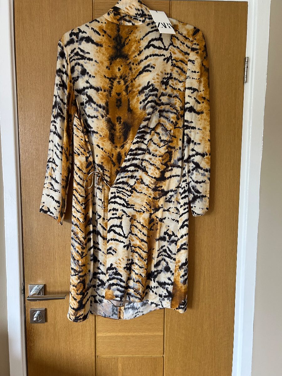 Zara animal print dress.  Size L (12-14). New