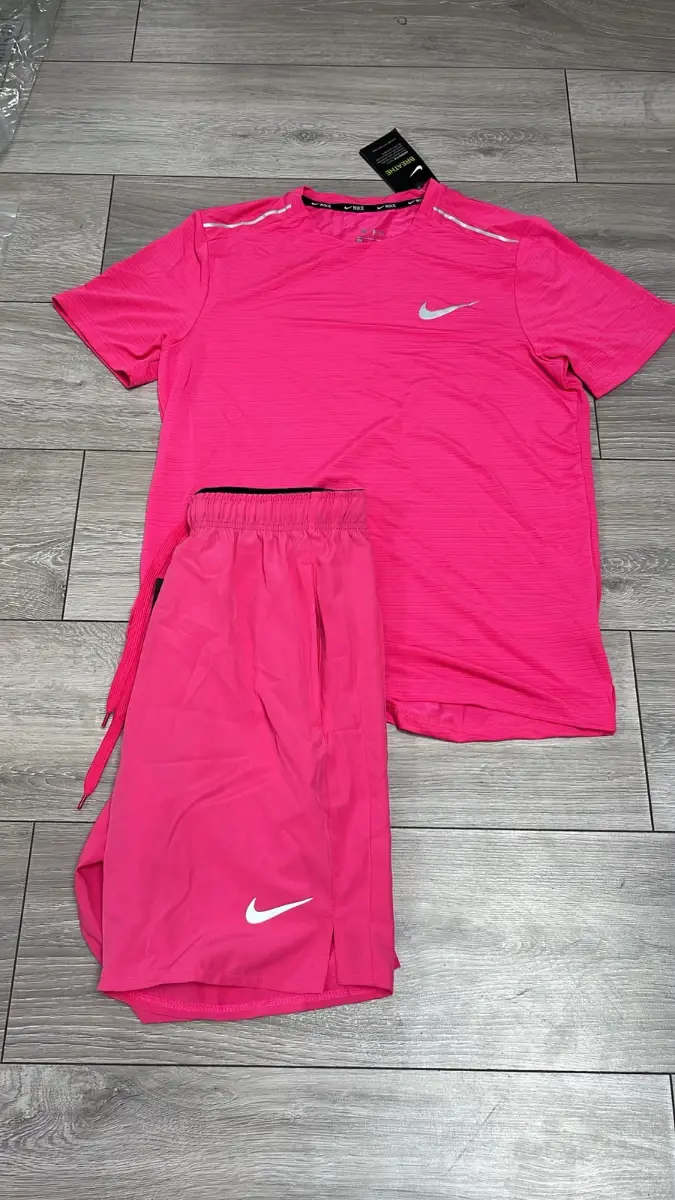 Nike bright pink miller set size medium