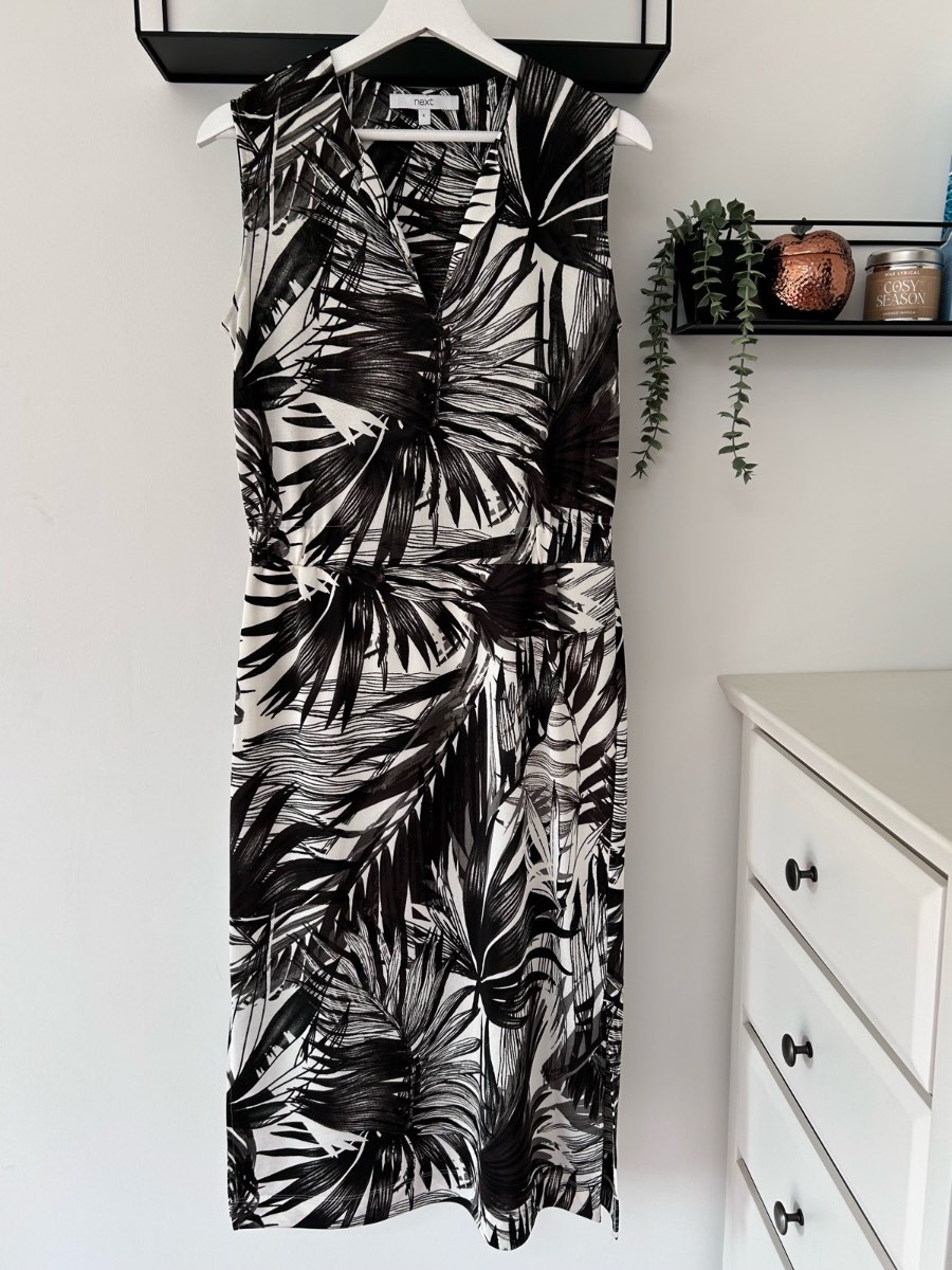 Next Black & white tropical leaf sleeveless split hem summer dress size 8