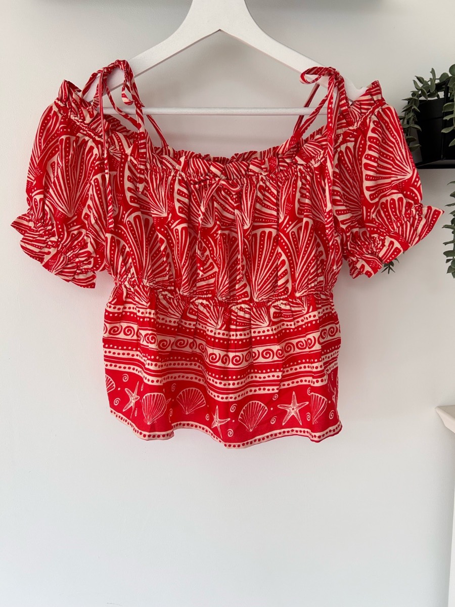 New look Red & white shell/beach print off shoulder crop top size 10/12