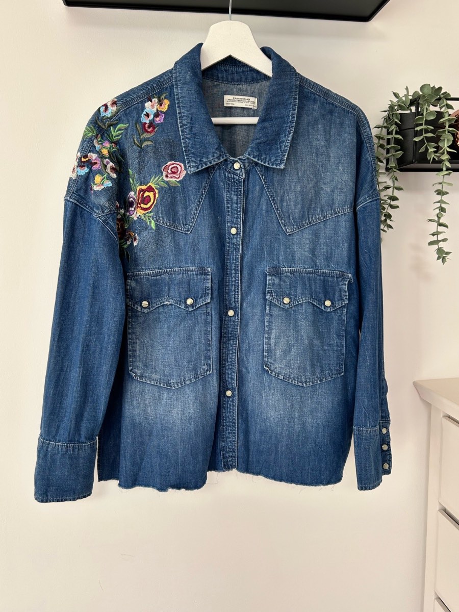 Zara Blue denim embroidered popper button raw hem shirt/jacket size S 10/12