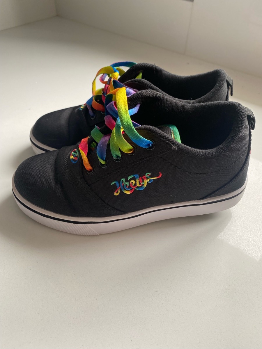Heelys Pro 20 black rainbow skate shoes size 2