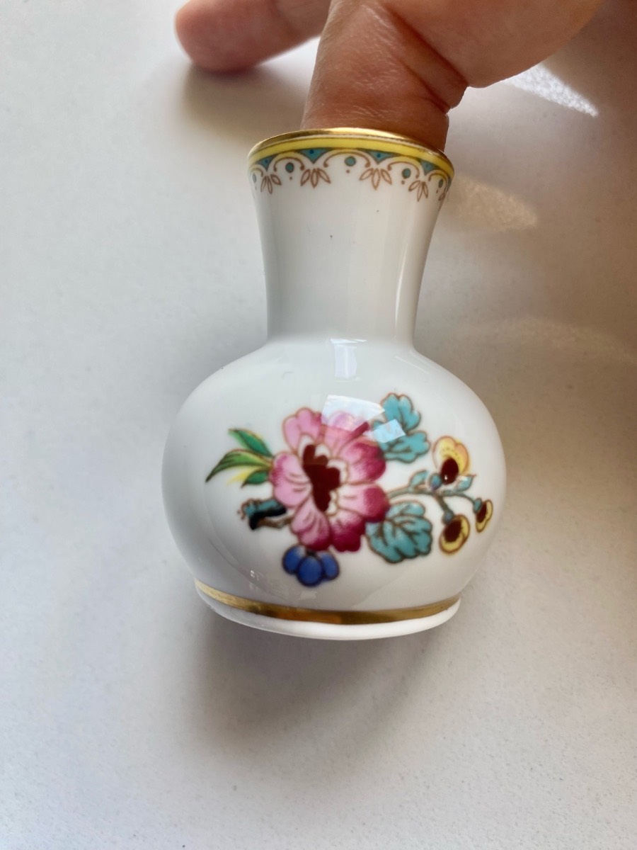 Vintage Coalport bone china Ming Rose bud vase