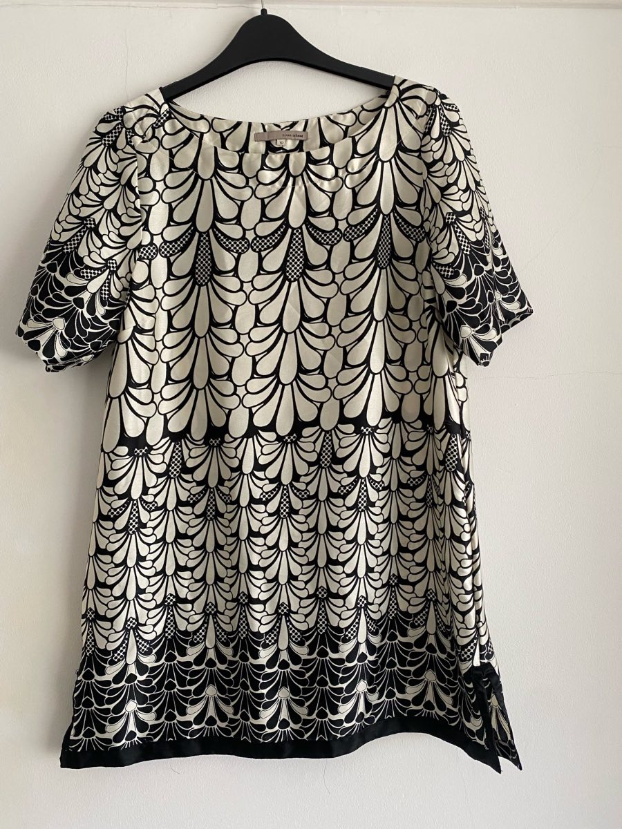 Floral monochrome smart short sleeved River Island top size 10