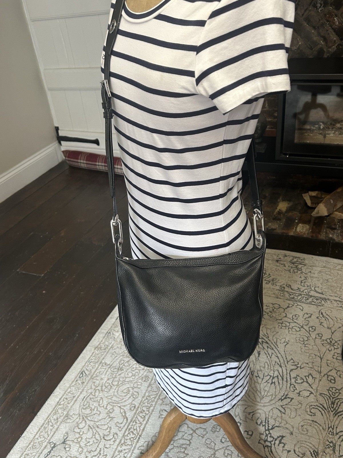 Michael Kors Nayla Medium Pebbled Leather Messenger Bag Black Silver Hardware