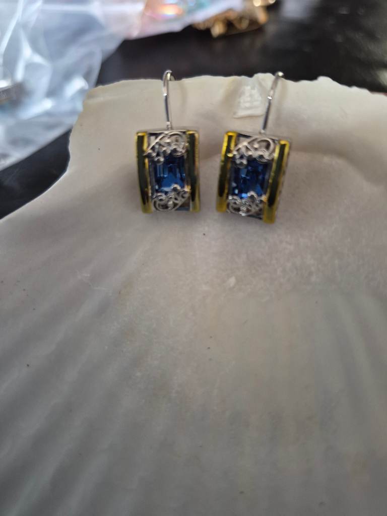 K plated silver hollow gold square dangle earrings with blue zirconias inset