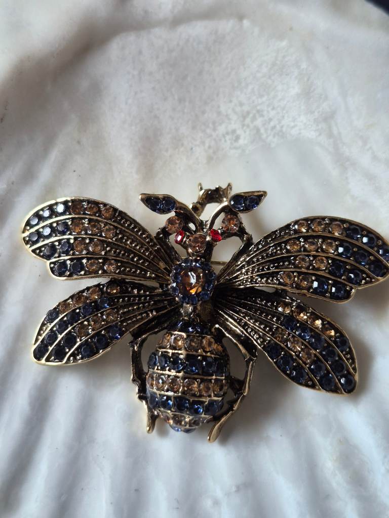 Vintage Baroque black aged gold gradient statement rhinestone bee brooch