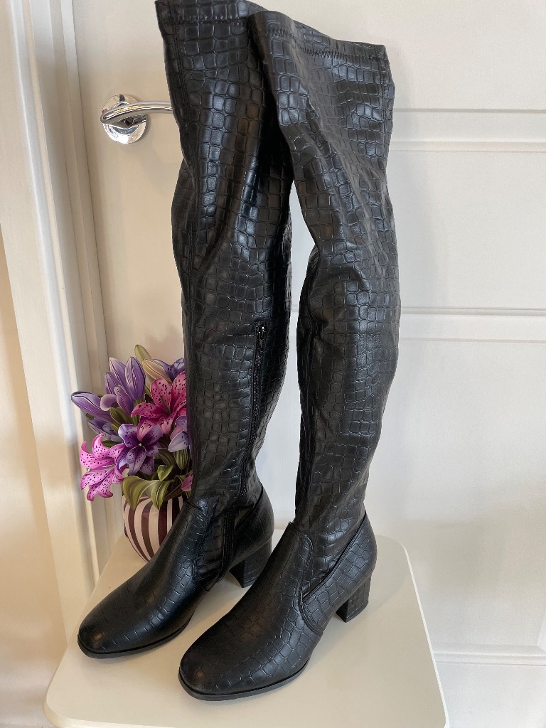 Women’s Size 5 Black croc pattern over the knee boots