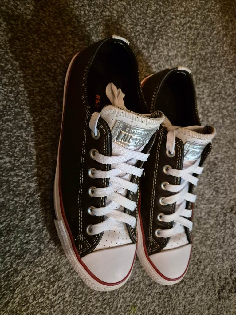 Converse chuck taylor leather low tops