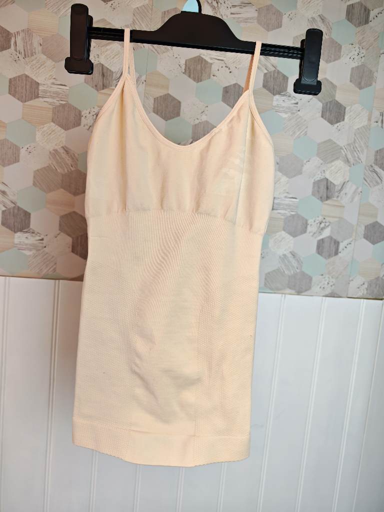 Evenlina Shaping Compression Vest in apricot colour | Size S