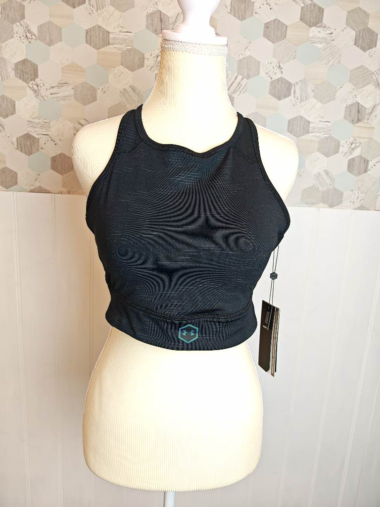 BNWT Under Armour women's sports bra in black | Size M