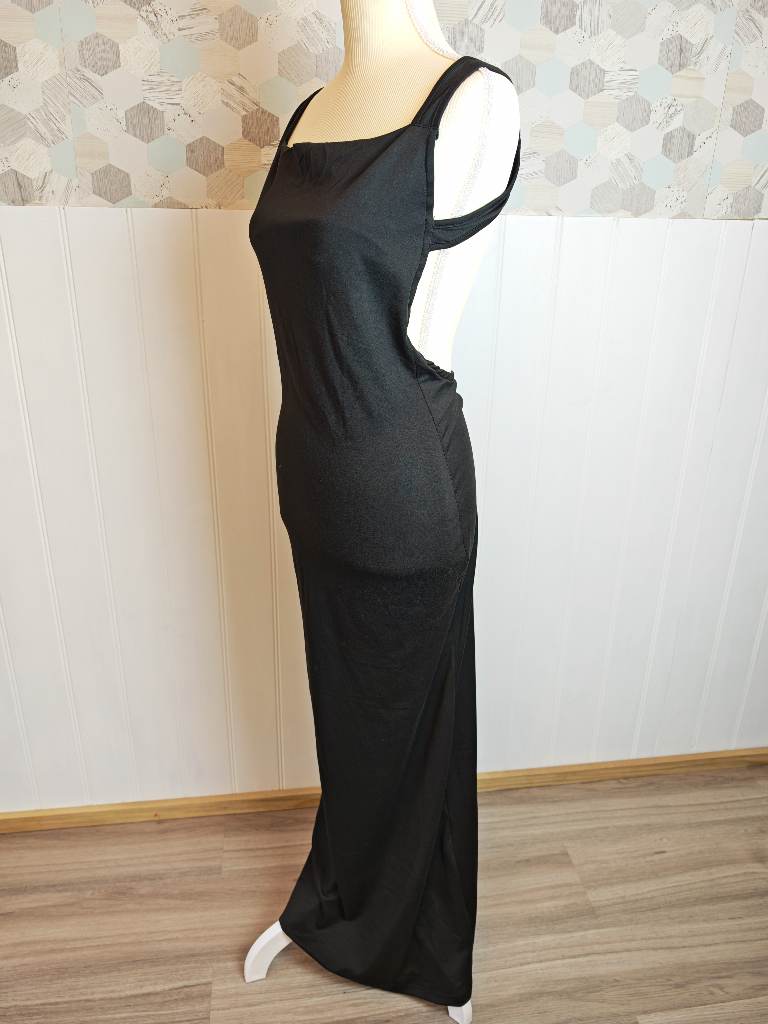 Shein Women's Back Out Sleeveless Dress Maxi Women Outfit in black colour| Size S