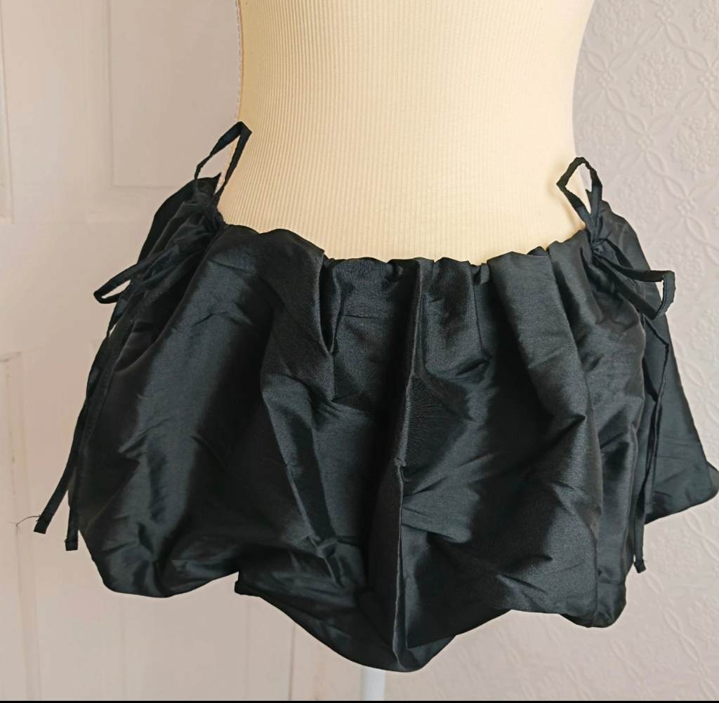 Urban Outfitters Bla6Crush Mini Bubble Skort | Size L