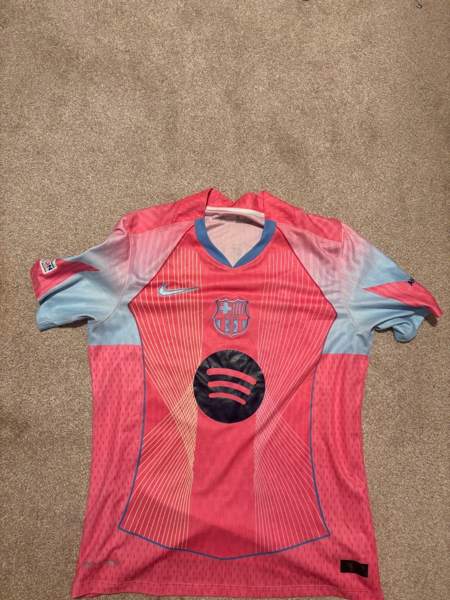 Barcelona jersey pink edition Lamine yamal