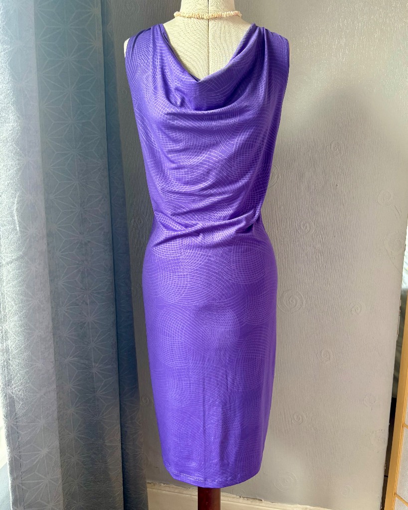 🍓🪻 Gorgeous True Y2K Vintage Soft Glam Midi Dress - Purple Geometric Pattern - Size Medium 🪻🍓