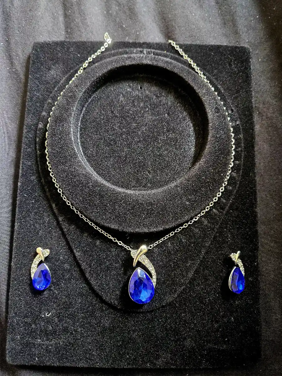 Unique Design Necklace and Earrings Set