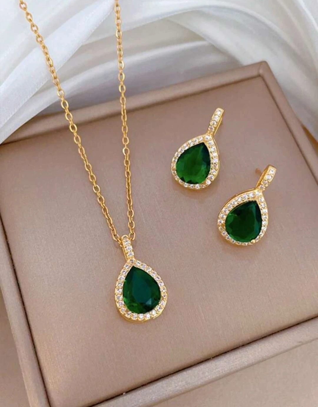 Green Jewellery Set