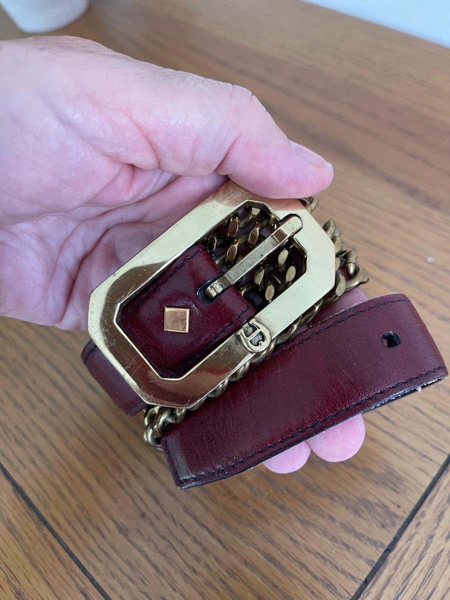 Vintage Etienne Aigner oxblood leather and gold tone hardware, heavy chain linked belt size 26/28