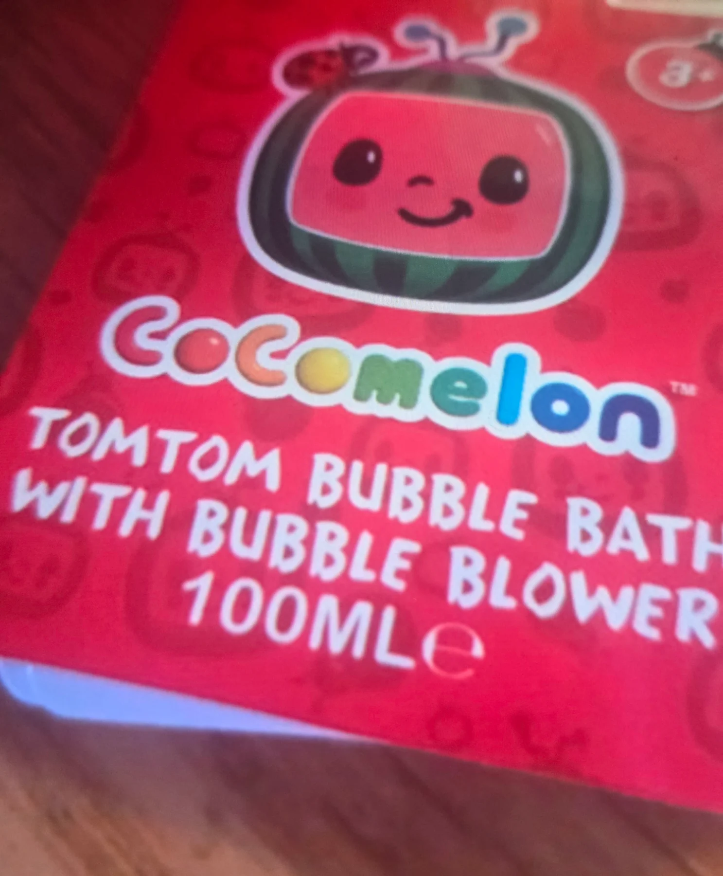 Bubble bath with bubble blower