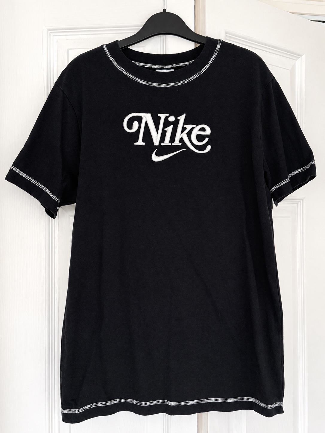 Nike Black Embroidered Logo T-Shirt – XS