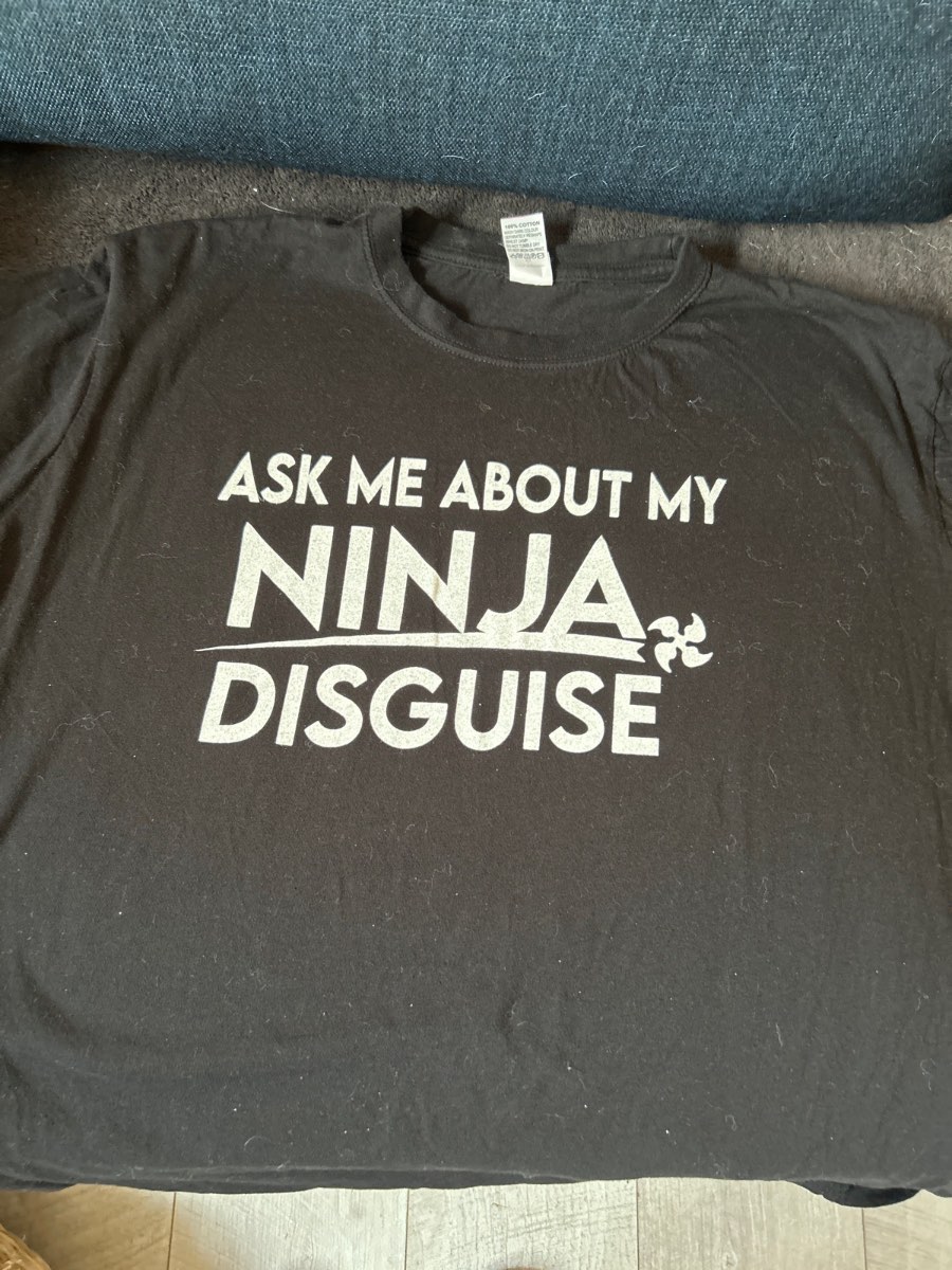Ninja disguise t shirt XL