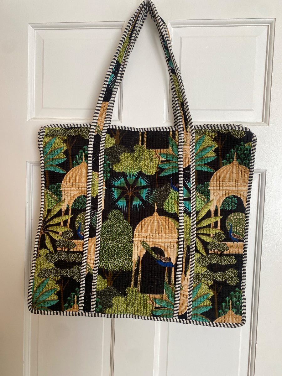 Tote bag