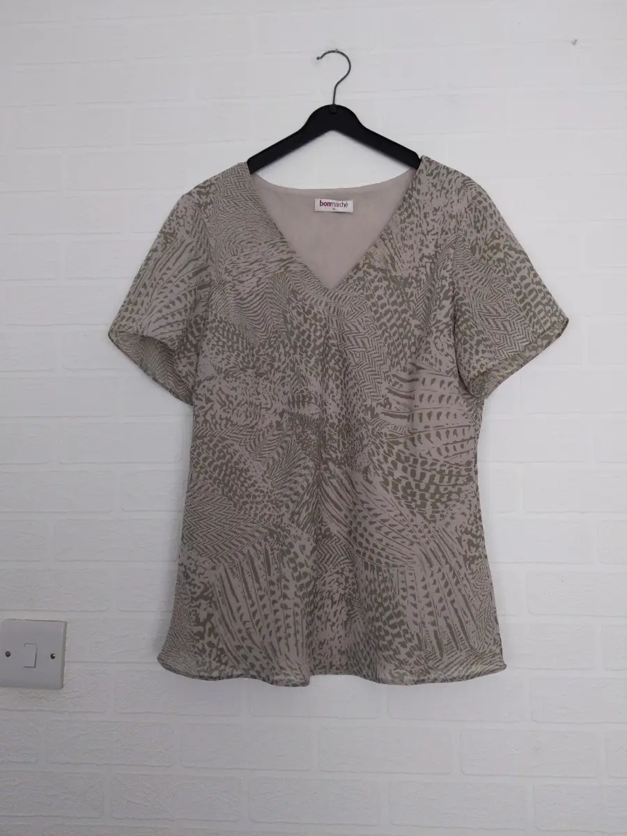 Bonmarche Lightweight Blouse Size 16 Beige Green Lined