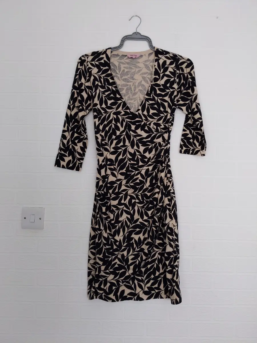 Phase Eight dress size 10 Black Beige Stylish Knit