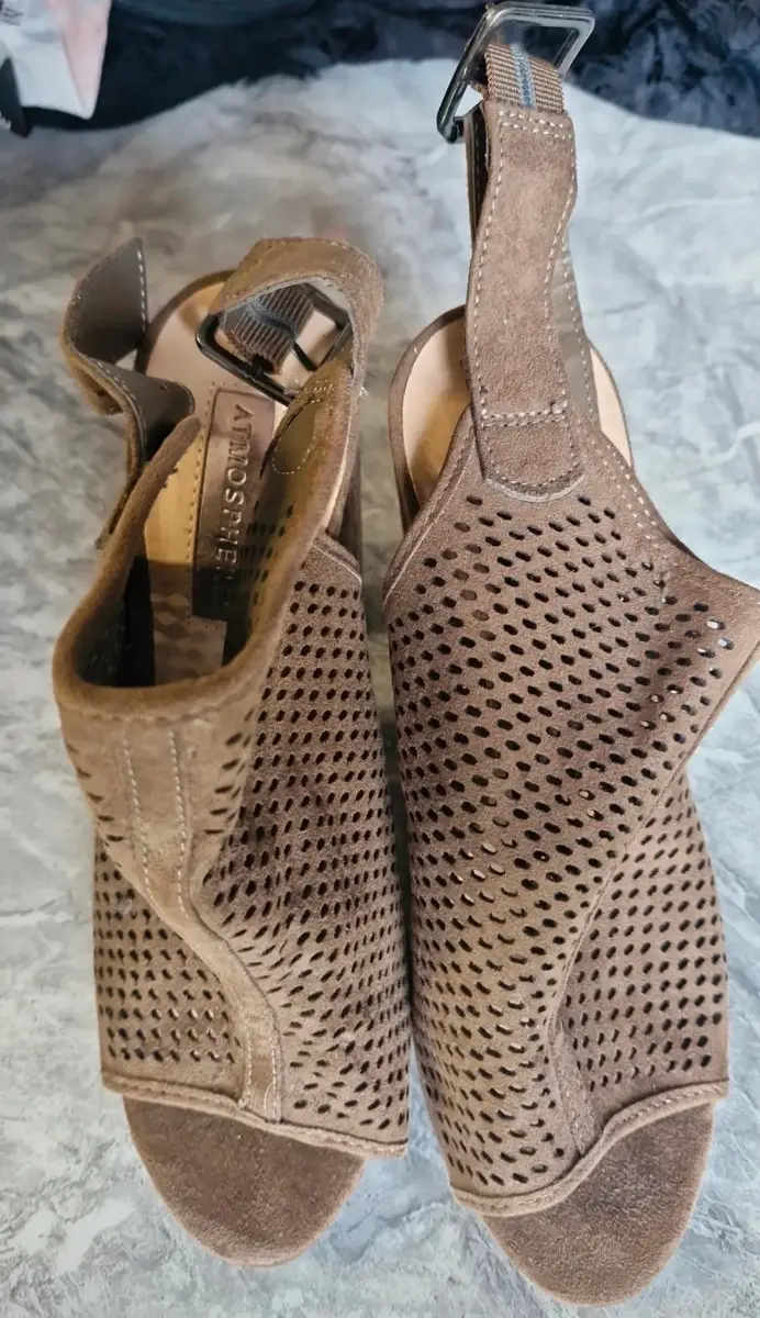 ladies khaki size 4 heels