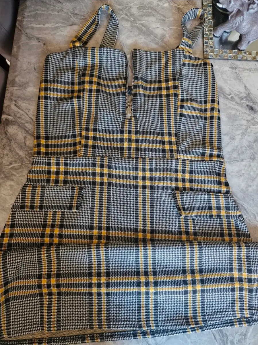 Ladies check pinafore size 10