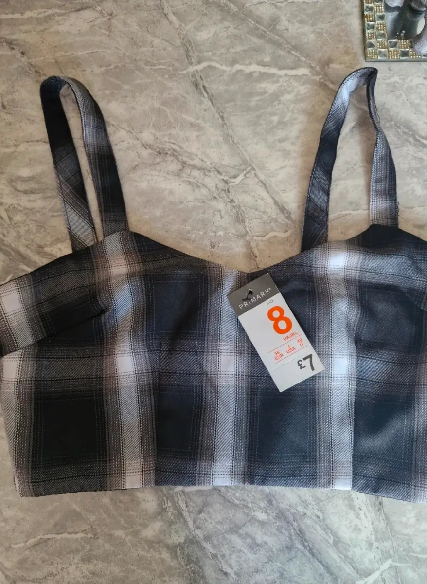 Ladies crop top size 8