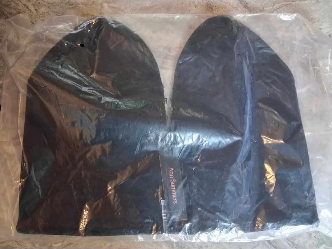 Ladies black corset bra size small
