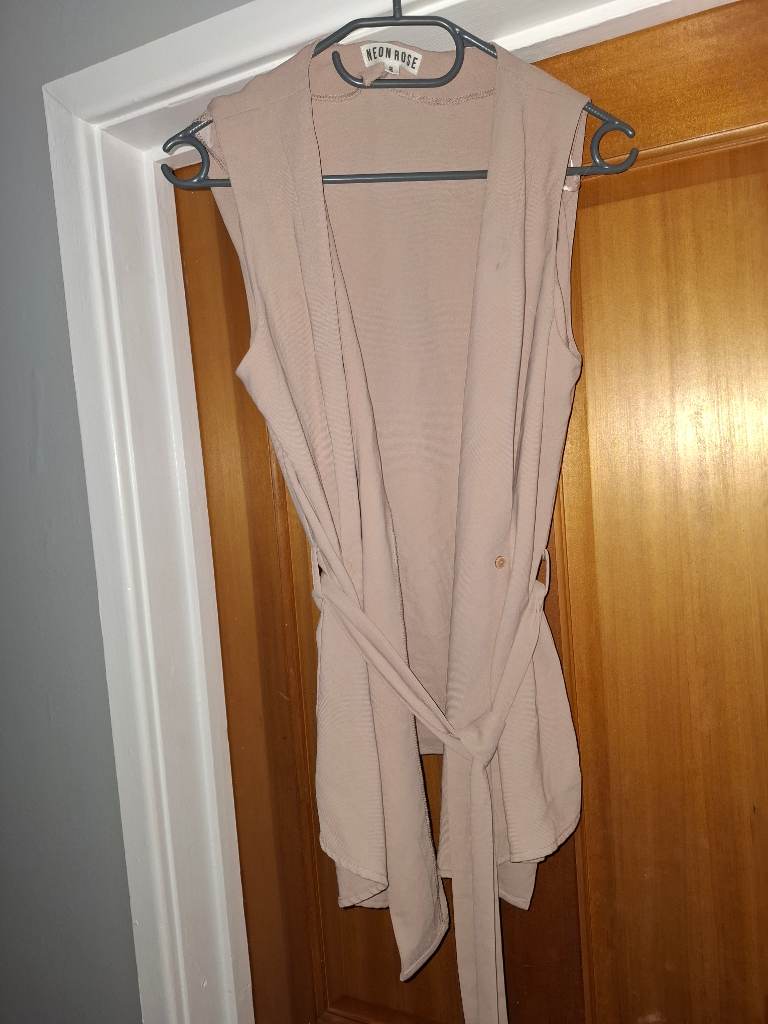 Neon rose size 8 tie belt Waistcoat in beige/pale pink