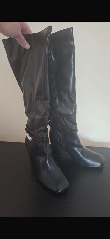 Ladies heeled boots - size 8