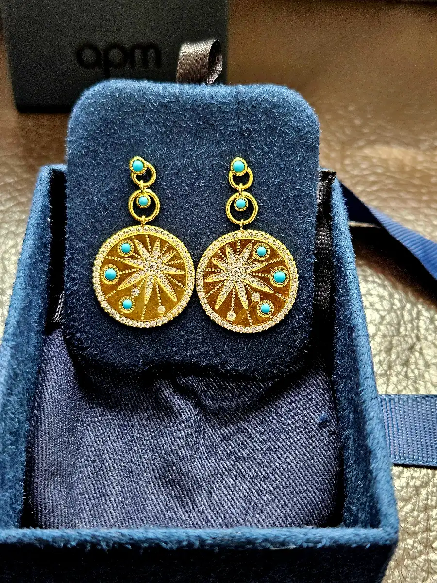 Apm Monaco gorgeous earrings