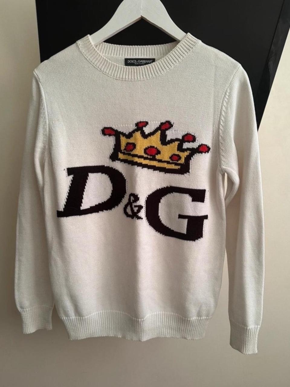 Dolce & Gabbana unisex cream jumper   Size S men’s or women’s size M  Lovely condition hardly worn