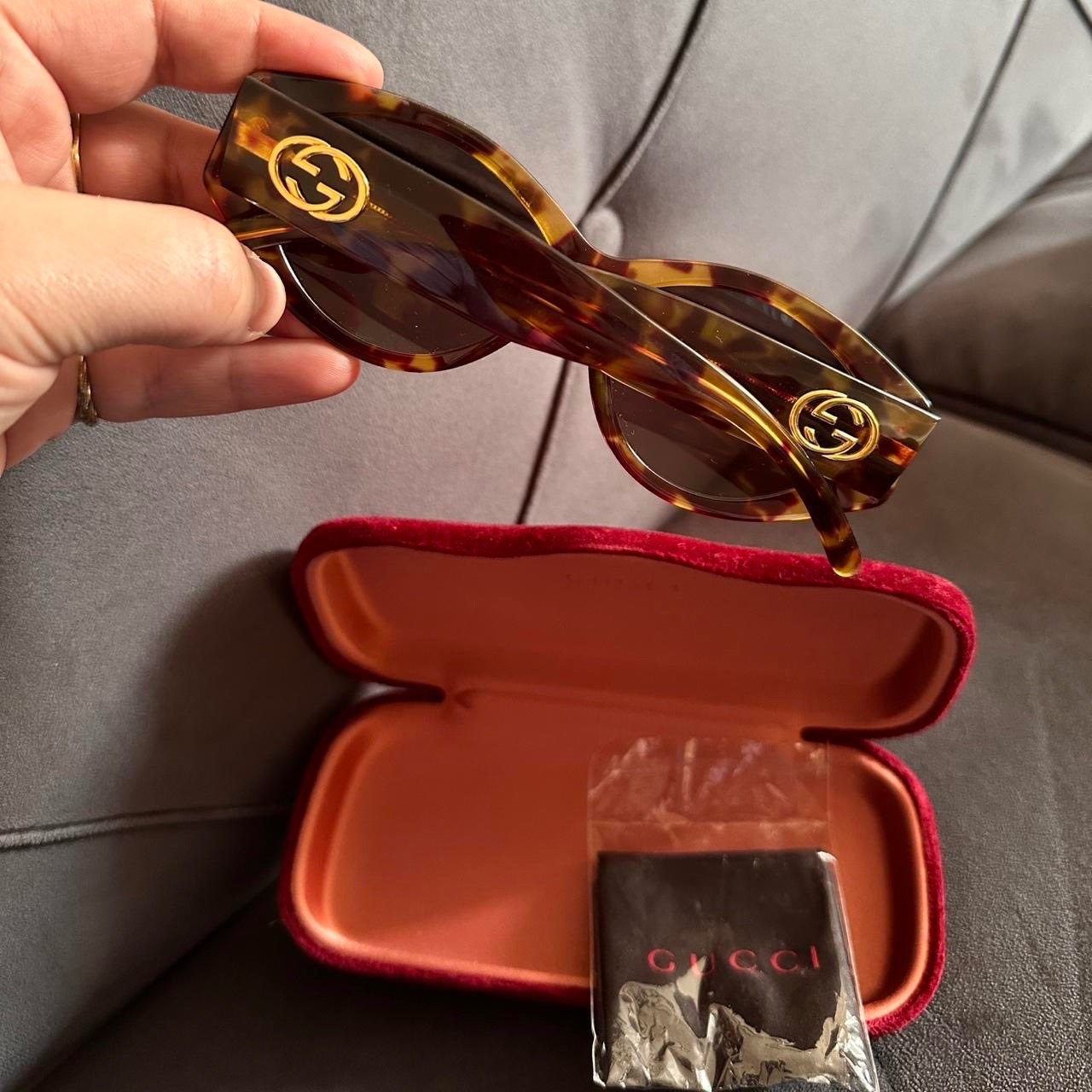 Gucci tortoise vintage sunglasses  In very good condition .Comes with case and cleaning