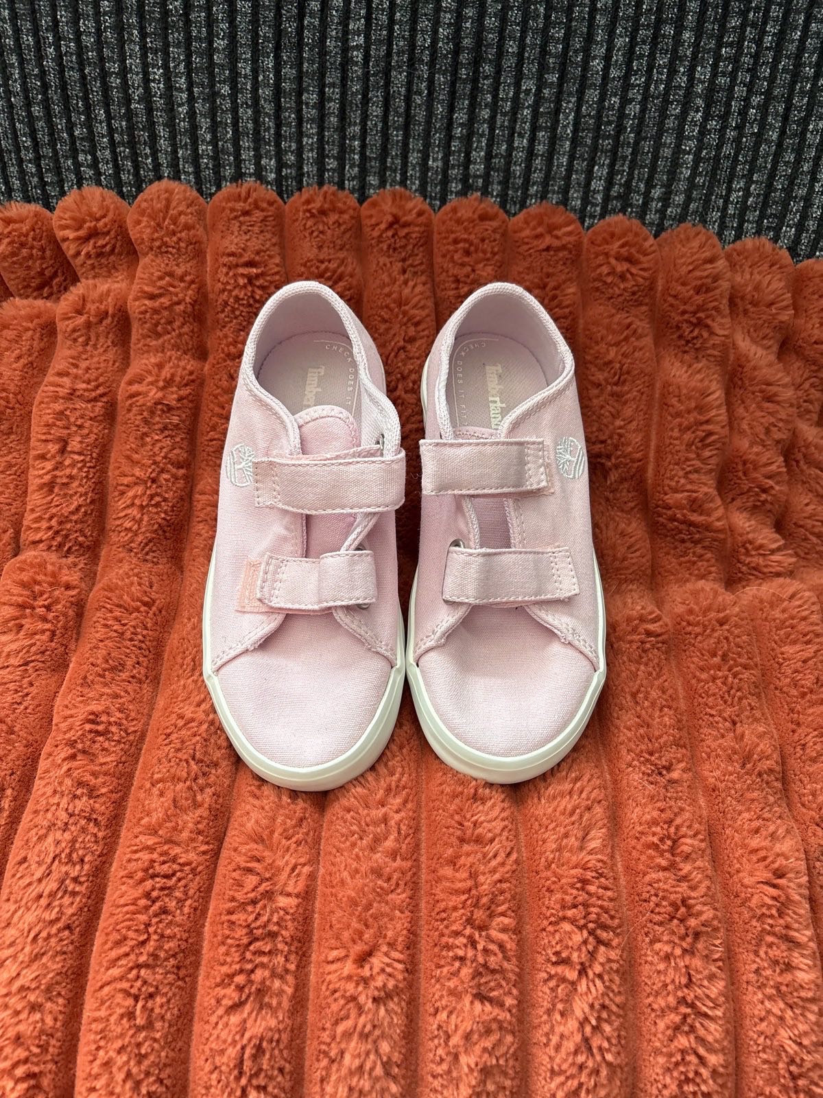 Girls trainers 11