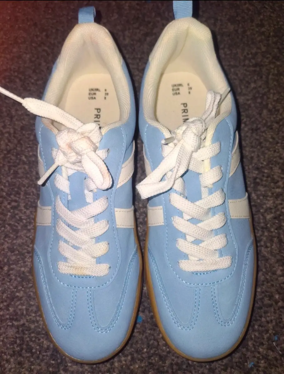 Womens trainers